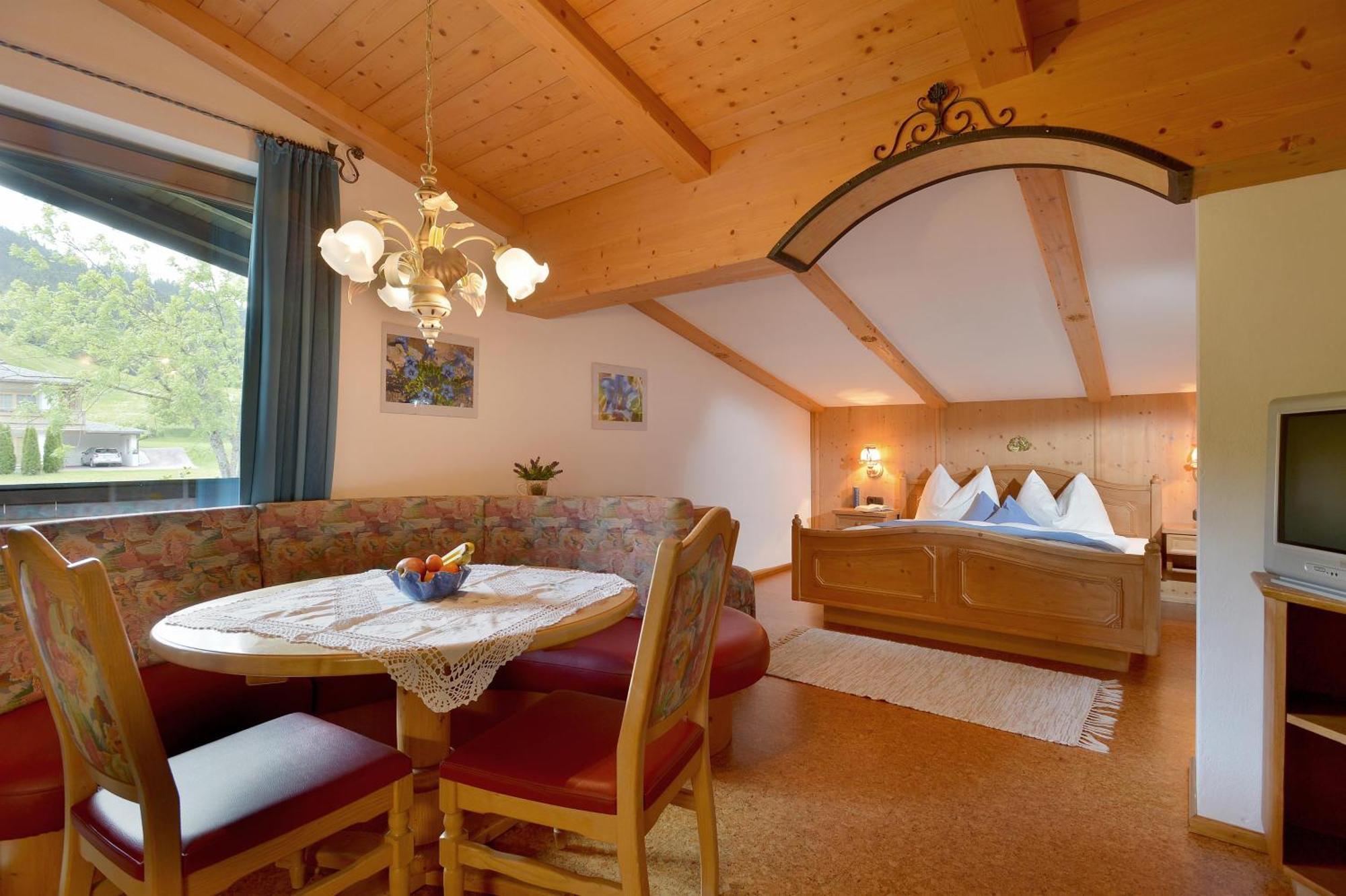 Ferienwohnung Alpenresidenz Unterrainer Ellmau Zimmer foto